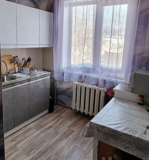 Продаётся 3-комнатная квартира, 47.4 м²