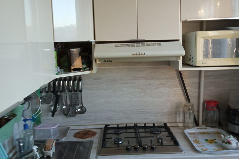 Продаётся 3-комнатная квартира, 63.7 м²