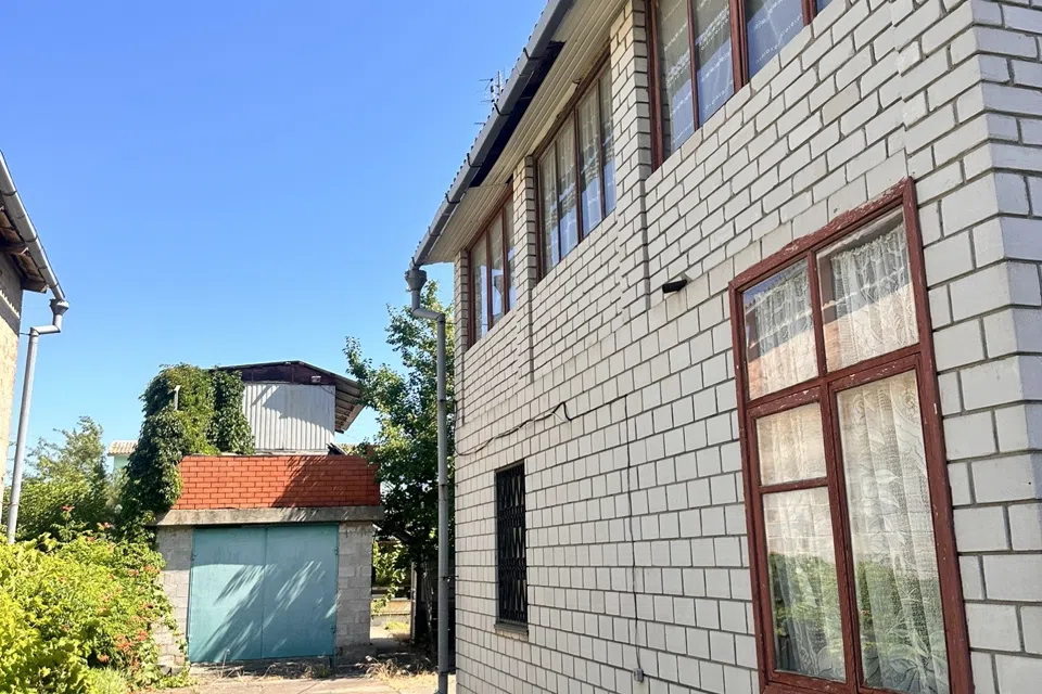 Продаётся 2-этажный дом, 200 м²