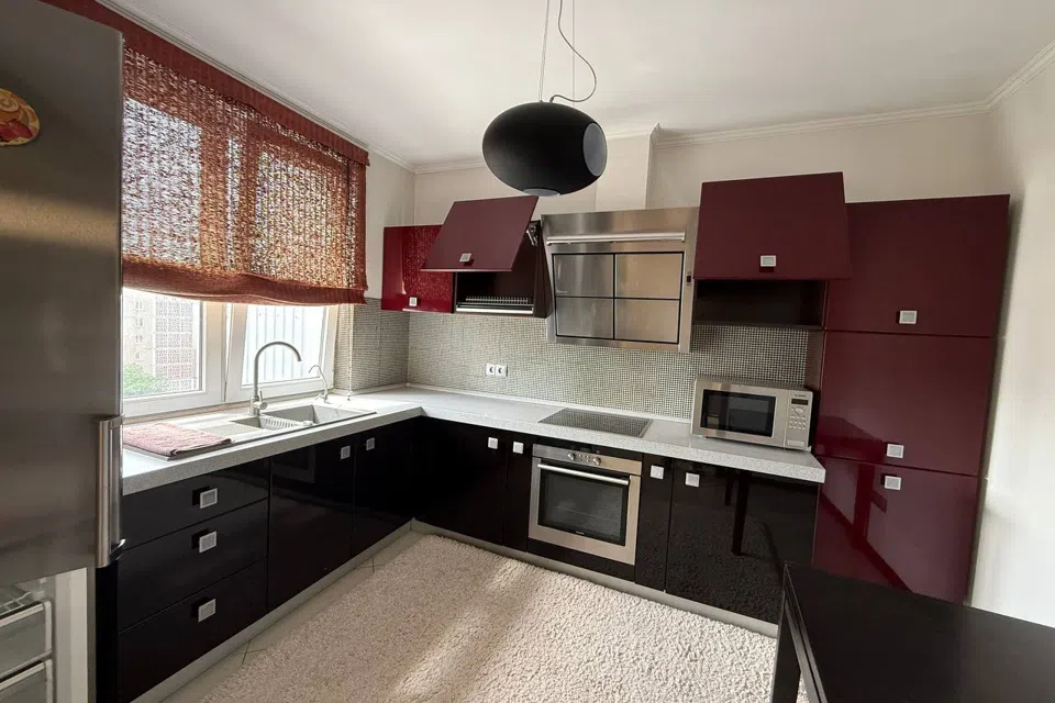 Продаётся 4-комнатная квартира, 110 м²
