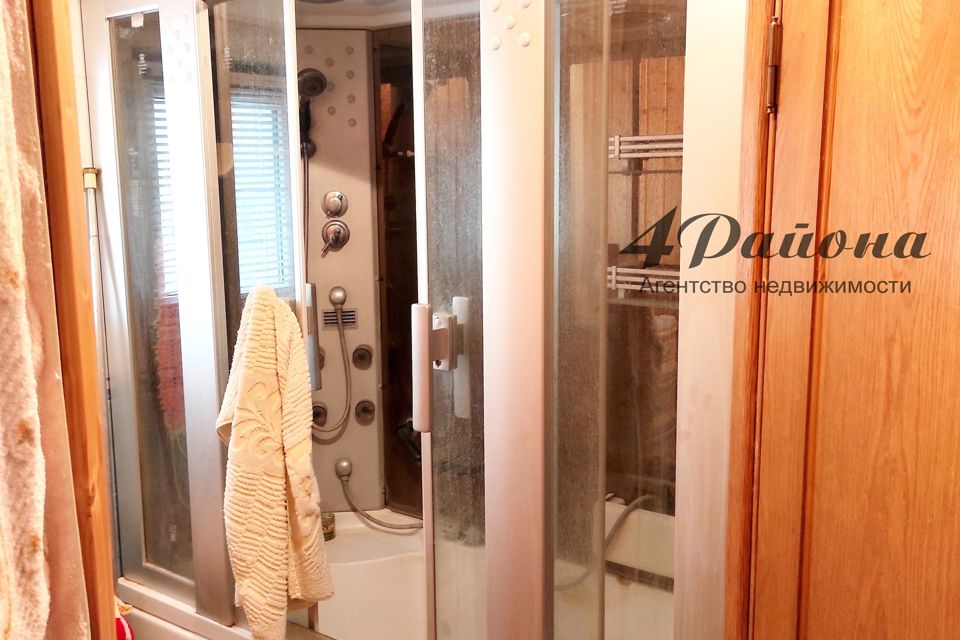 Продаётся 3-этажный дом, 400 м²