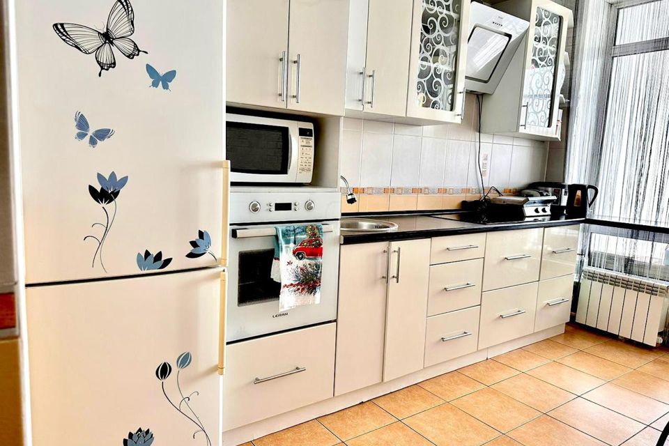 Продаётся 1-комнатная квартира, 79.8 м²