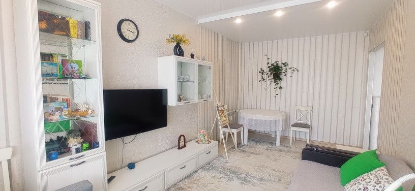 Продаётся 1-комнатная квартира, 42 м²