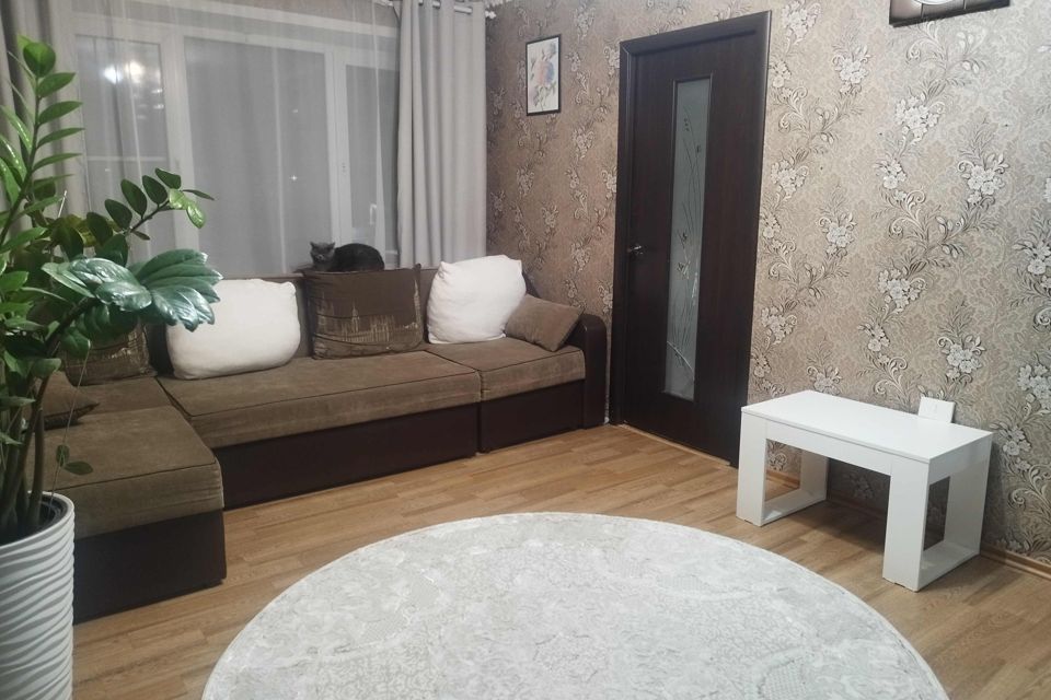Продаётся 4-комнатная квартира, 63.9 м²