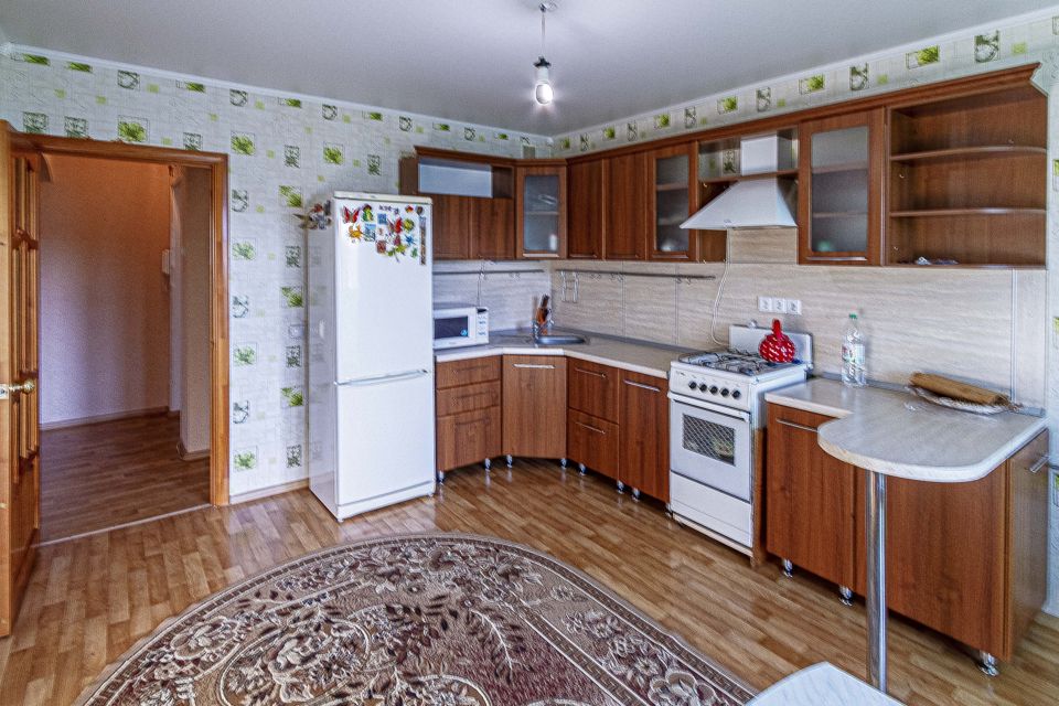 Продаётся 3-комнатная квартира, 105 м²