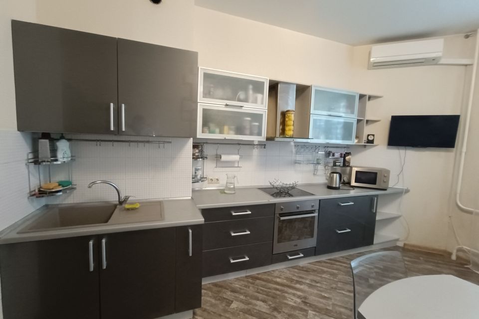 Продаётся 2-комнатная квартира, 97 м²