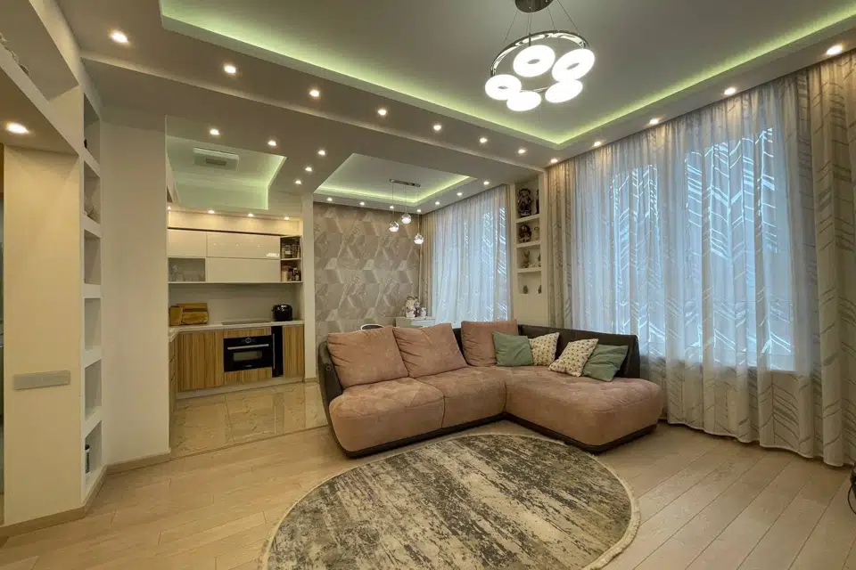 Продаётся 1-комнатная квартира, 71 м²