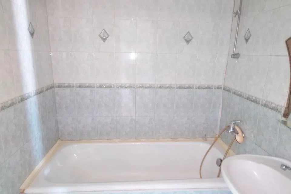 Продаётся 4-комнатная квартира, 82 м²
