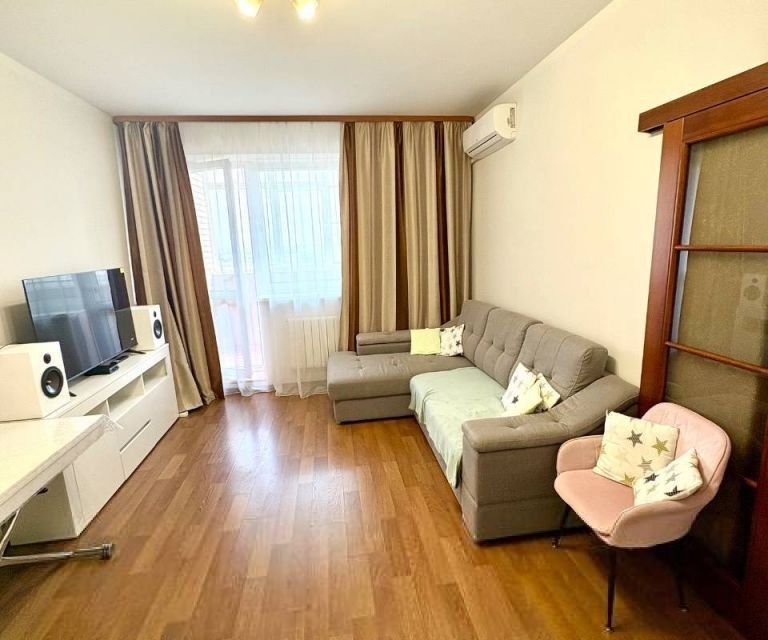Сдаётся 1-комнатная квартира, 38 м²