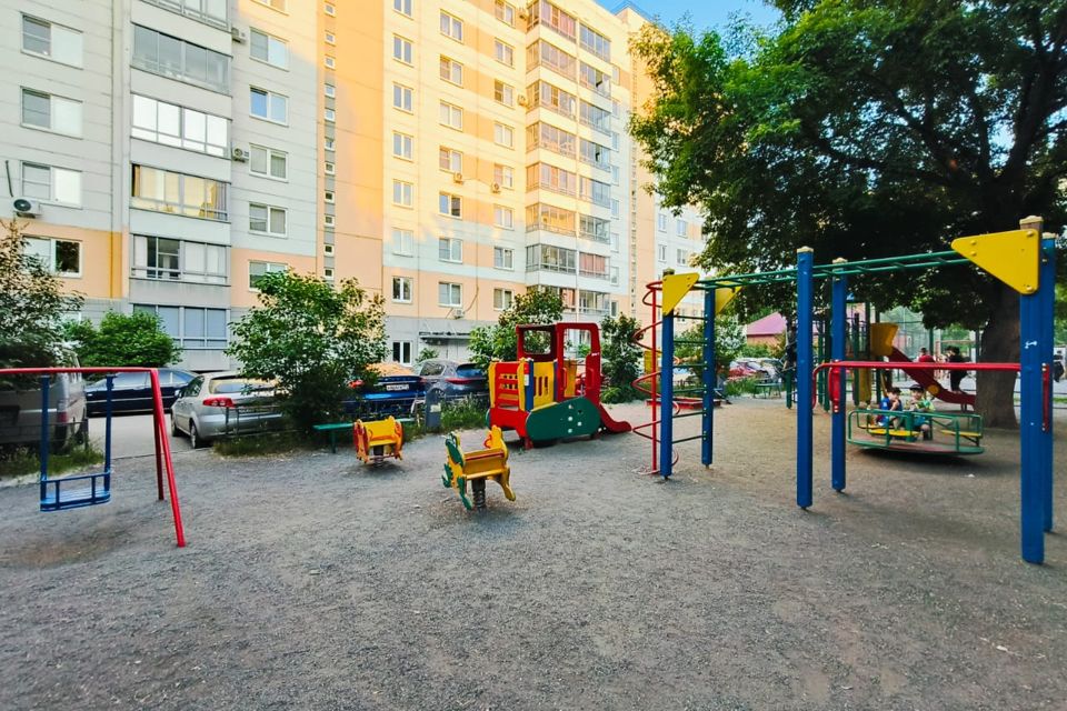 Продаётся 2-комнатная квартира, 65 м²