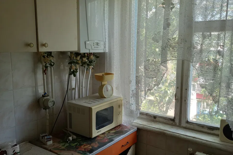 Продаётся 4-комнатная квартира, 62 м²