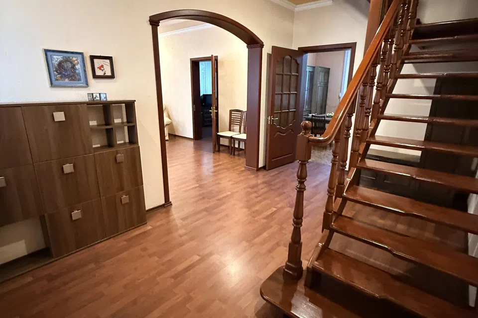 Продаётся 2-этажный дом, 177 м²