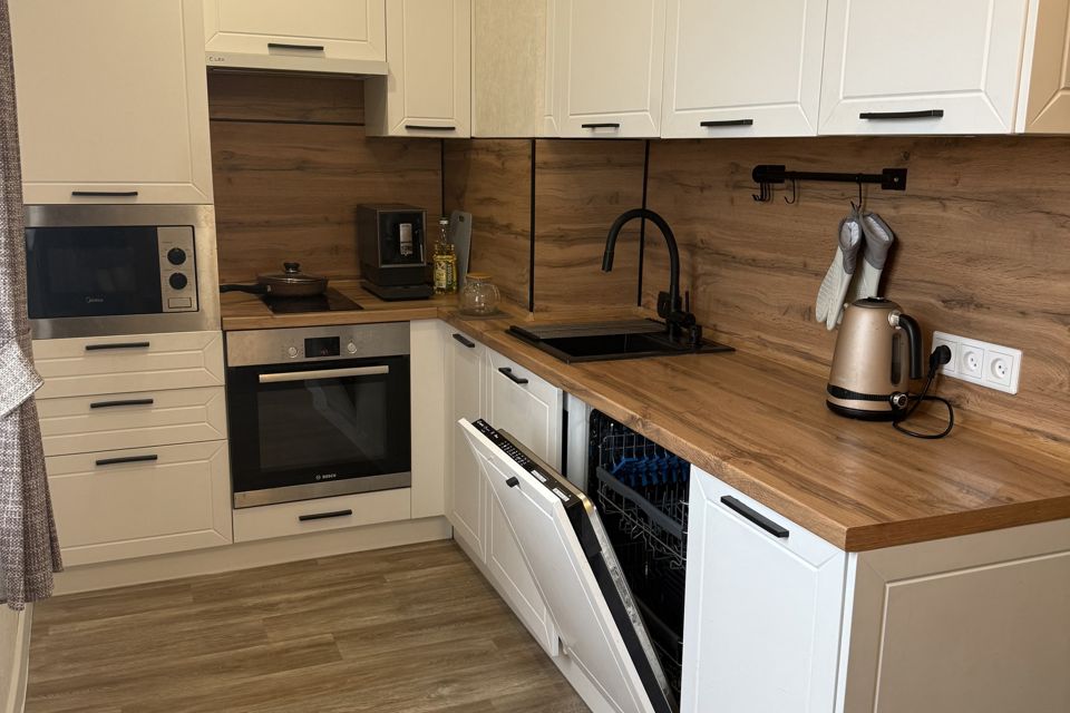 Продаётся 3-комнатная квартира, 62.4 м²