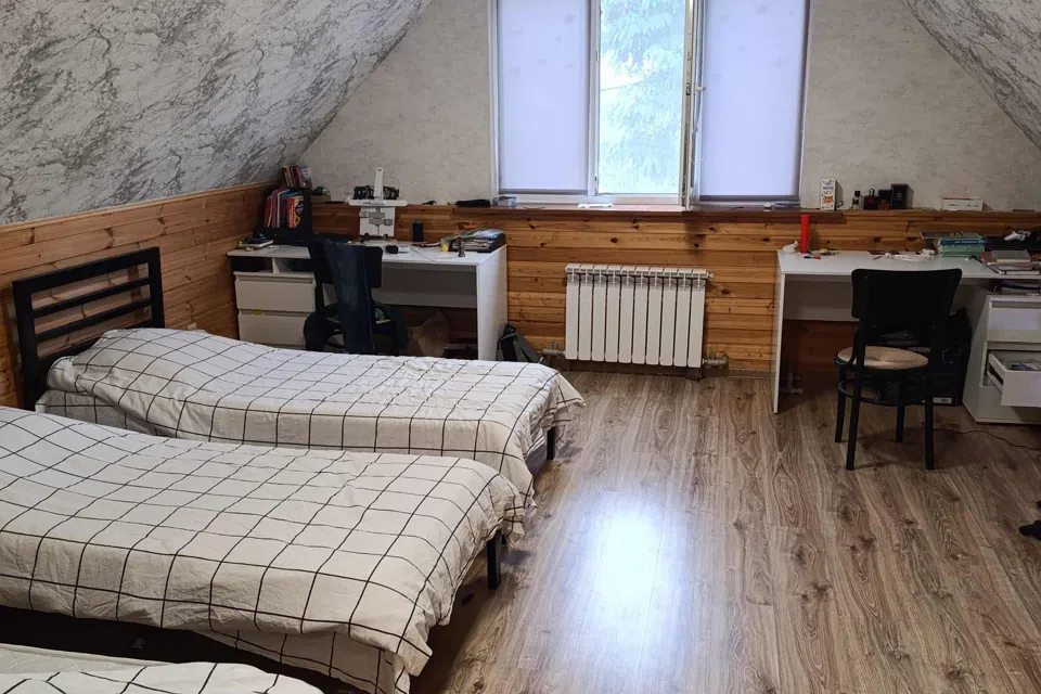 Продаётся 2-этажный дом, 185 м²