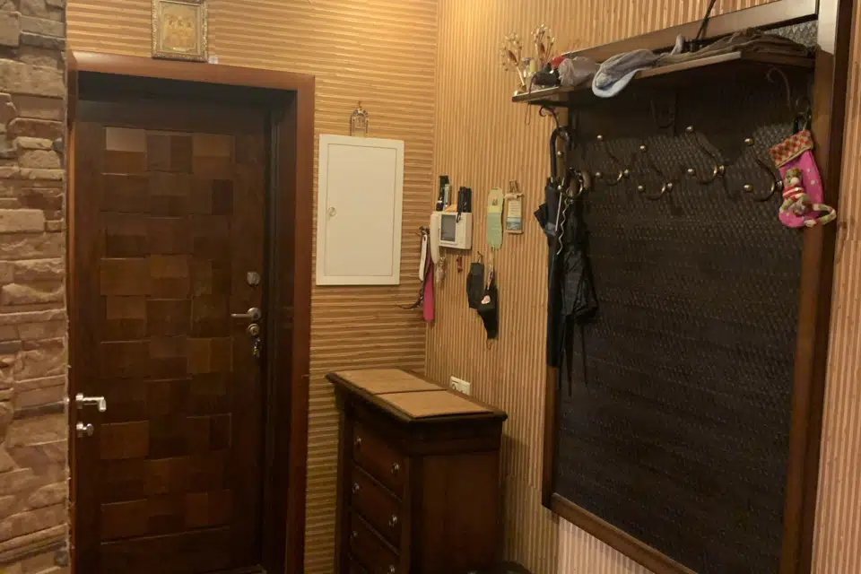 Продаётся 3-комнатная квартира, 162.1 м²