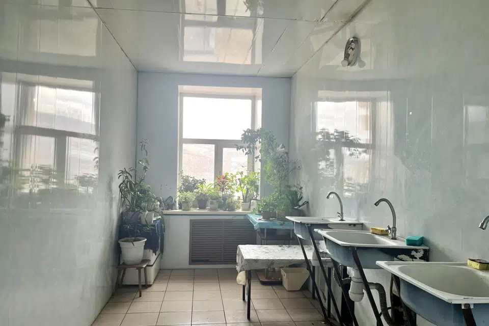 Продаётся комната в 5-комн. квартире, 15.8 м²