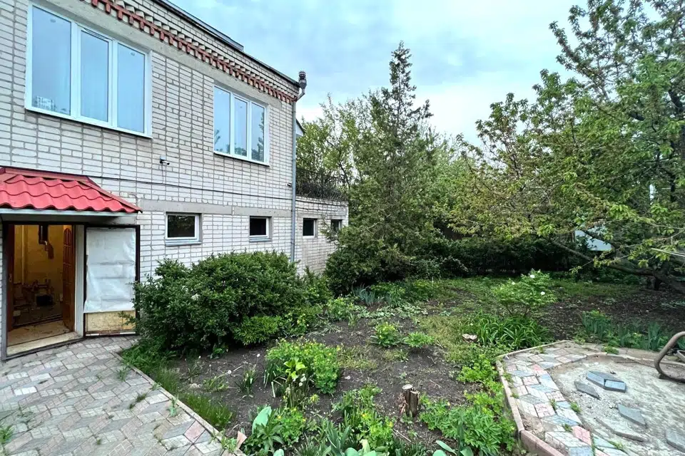 Продаётся 2-этажный дом, 325 м²