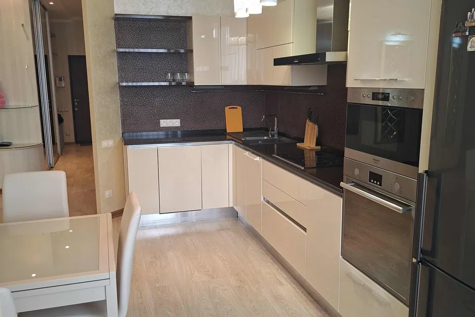 Продаётся 3-комнатная квартира, 100 м²