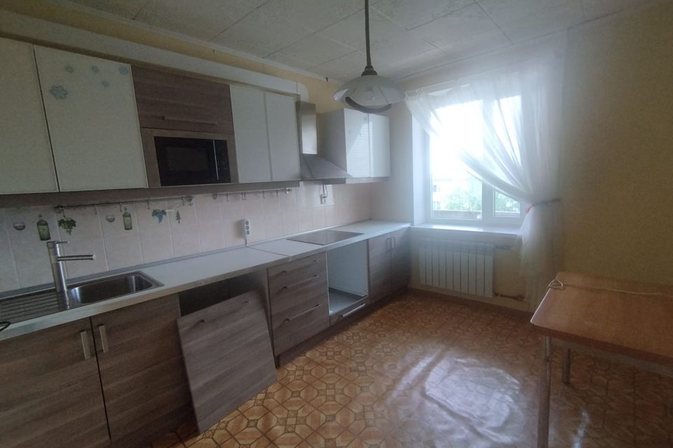 Продаётся 4-комнатная квартира, 70 м²