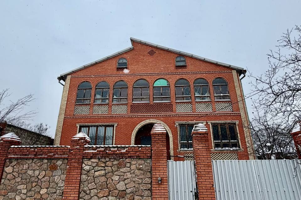 Продаётся 3-этажный дом, 501 м²