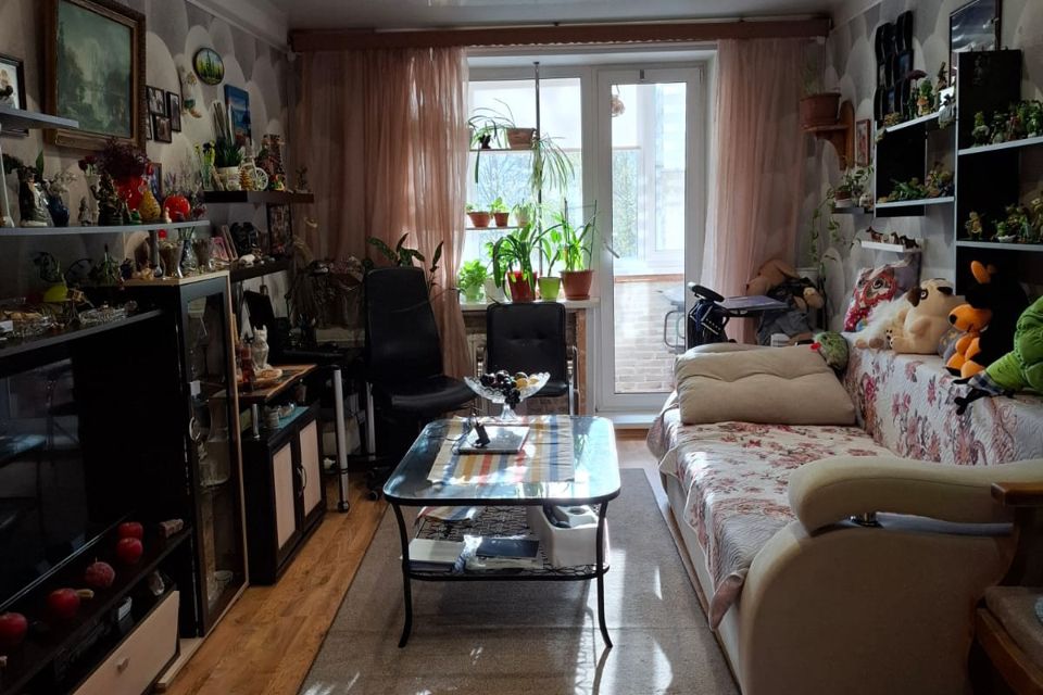 Продаётся 4-комнатная квартира, 74.8 м²
