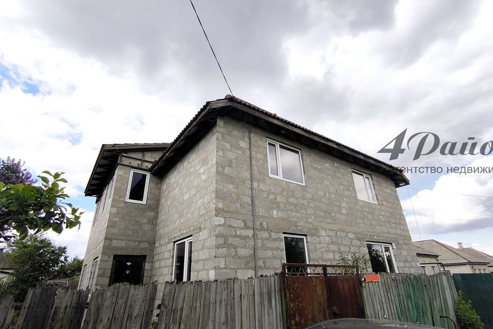 Продаётся 2-этажный дом, 240 м²