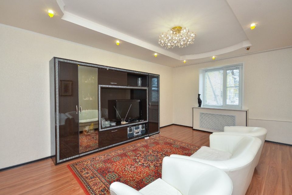 Продаётся 3-комнатная квартира, 98 м²