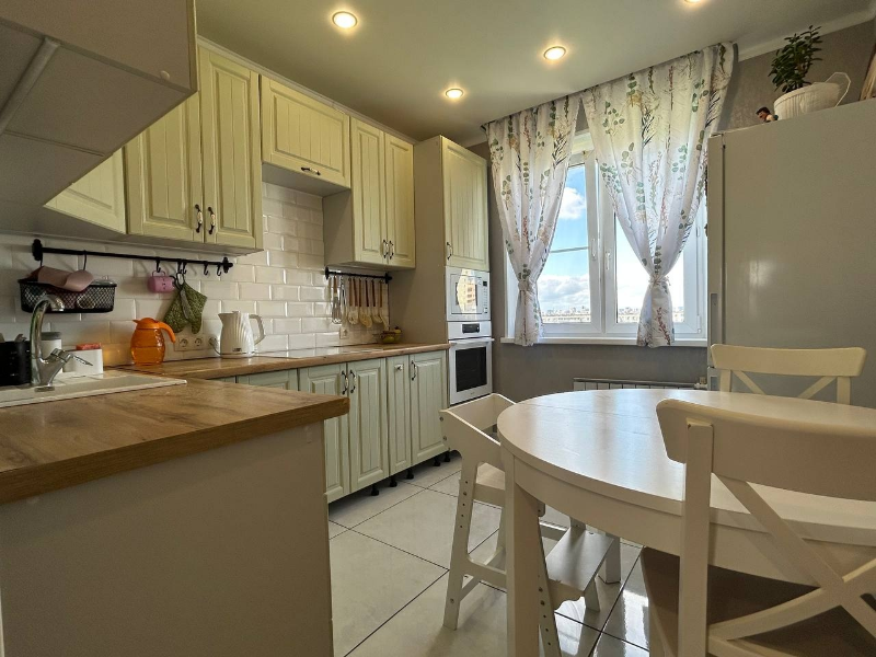 Продаётся 2-комнатная квартира, 56.9 м²