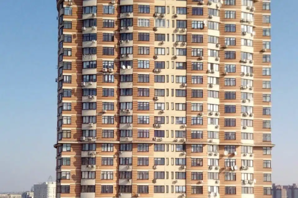 Продаётся 3-комнатная квартира, 154.8 м²