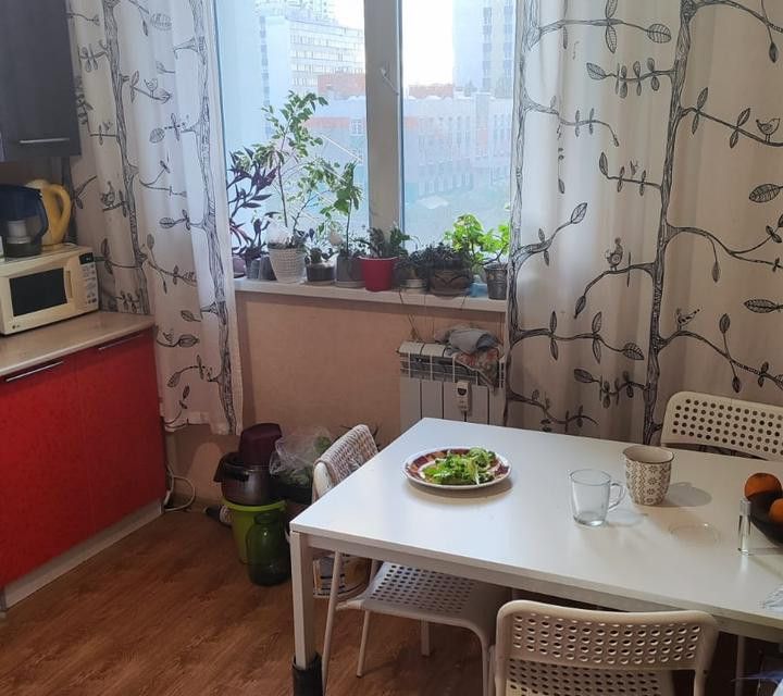 Продаётся 2-комнатная квартира, 81.1 м²