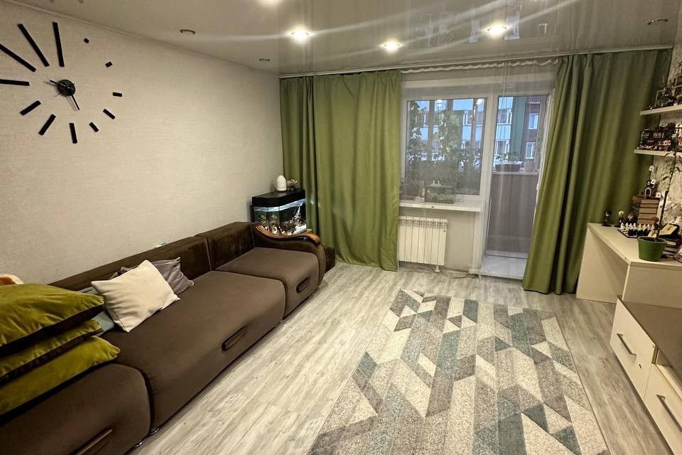 Продаётся 3-комнатная квартира, 61.7 м²