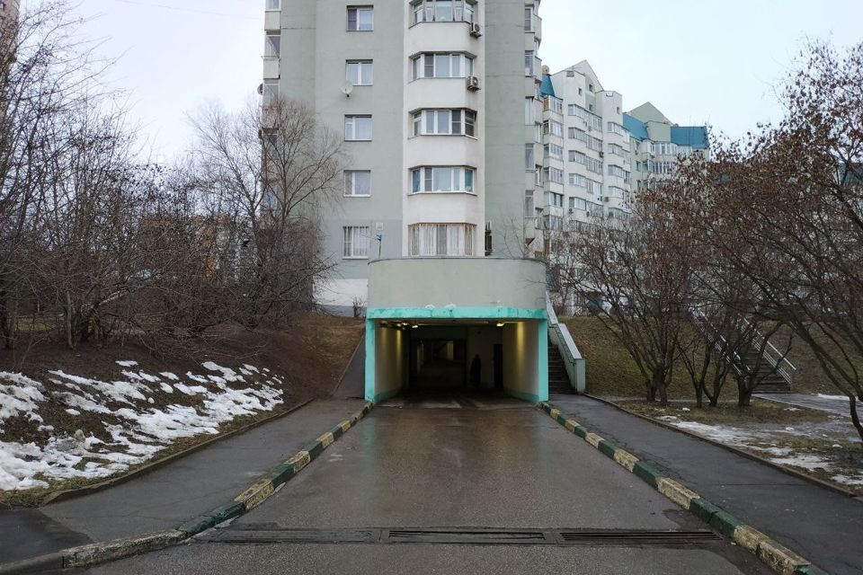 Продаётся машиноместо, 26.3 м²