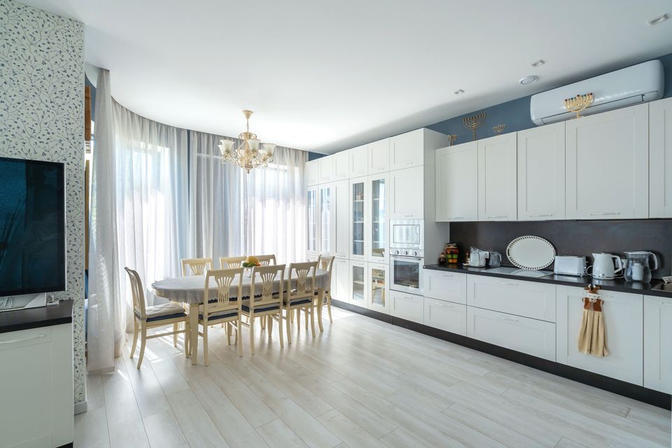 Продаётся 2-комнатная квартира, 81.5 м²