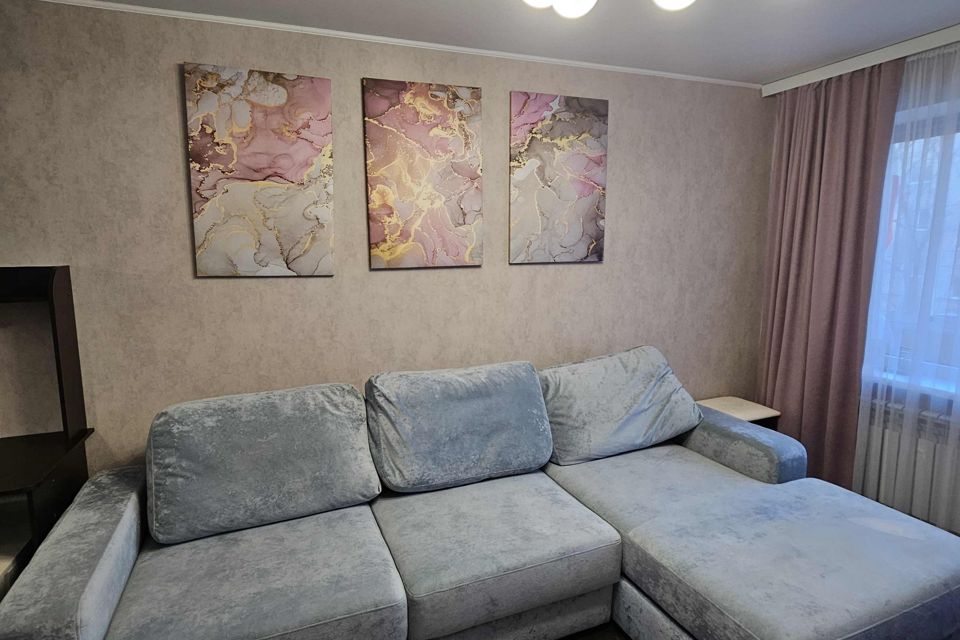 Сдаётся 2-комнатная квартира, 56 м²