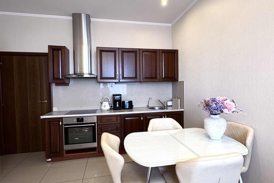 Продаётся 1-комнатная квартира, 66.6 м²