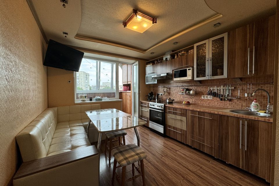 Продаётся 4-комнатная квартира, 87 м²
