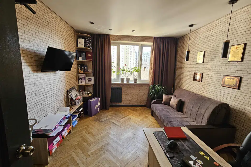 Продаётся 4-комнатная квартира, 102 м²