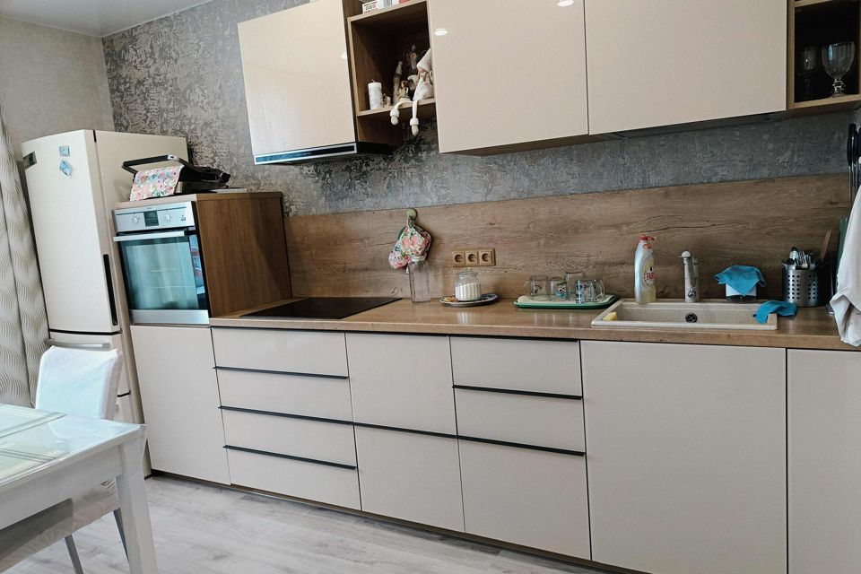 Продаётся 4-комнатная квартира, 100.7 м²