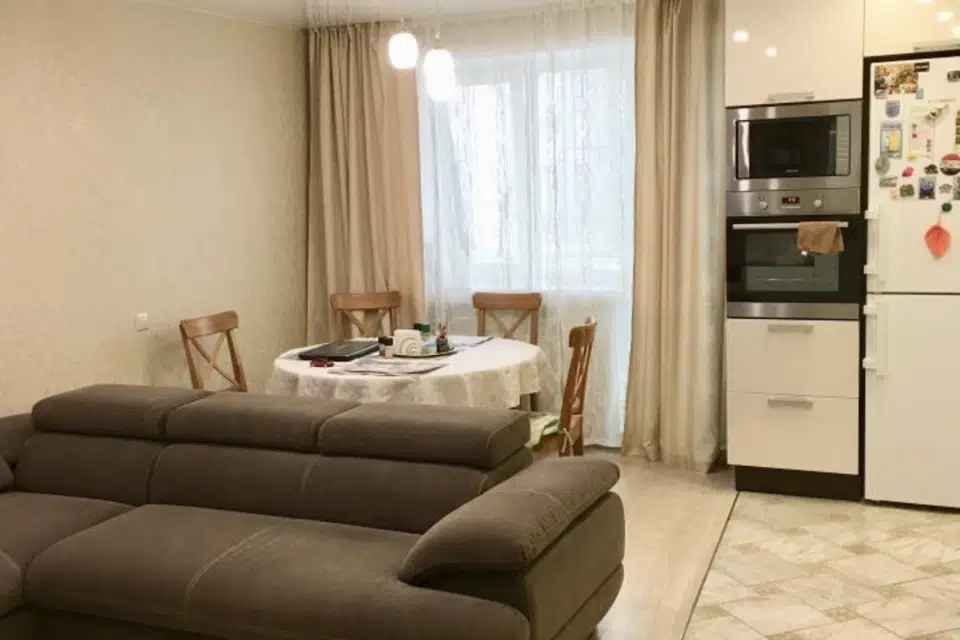 Продаётся 3-комнатная квартира, 62.3 м²