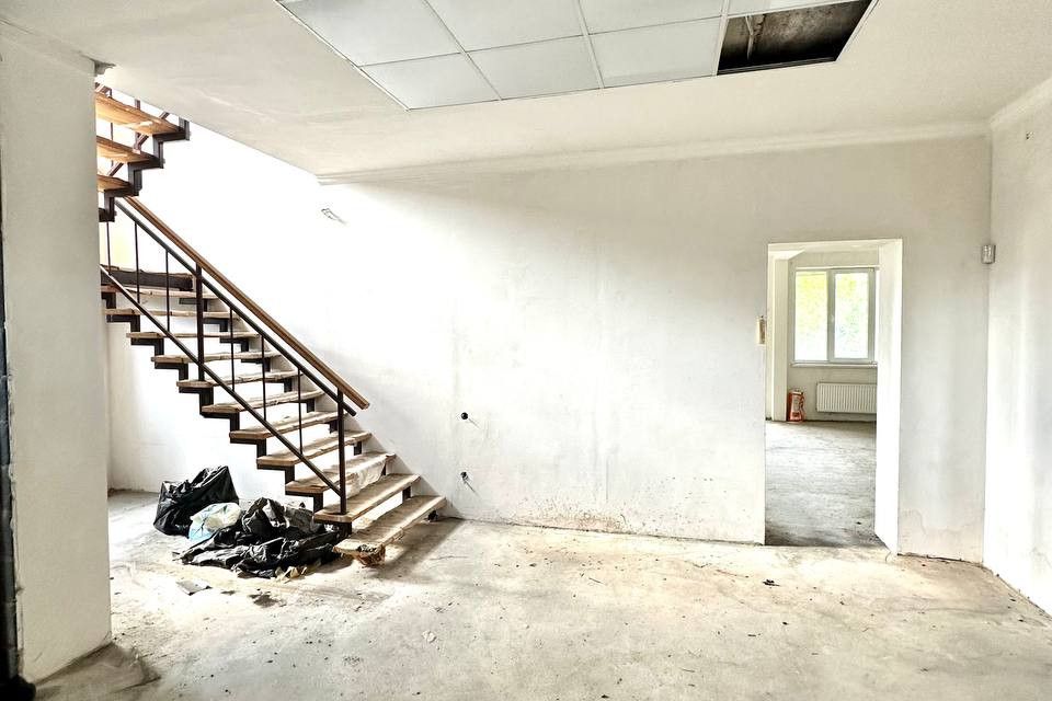 Продаётся 3-этажный дом, 228 м²