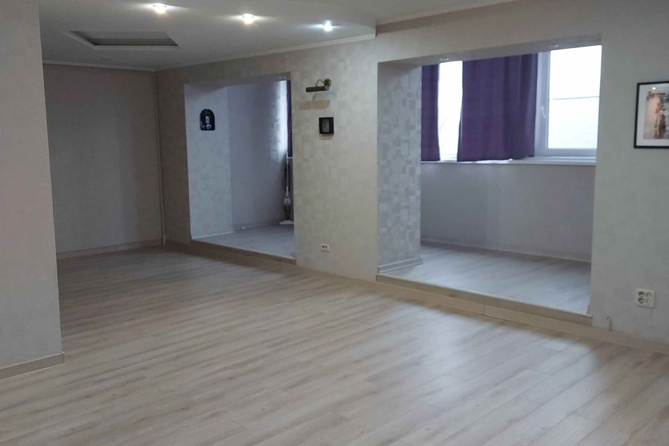 Продаётся 3-комнатная квартира, 106.5 м²