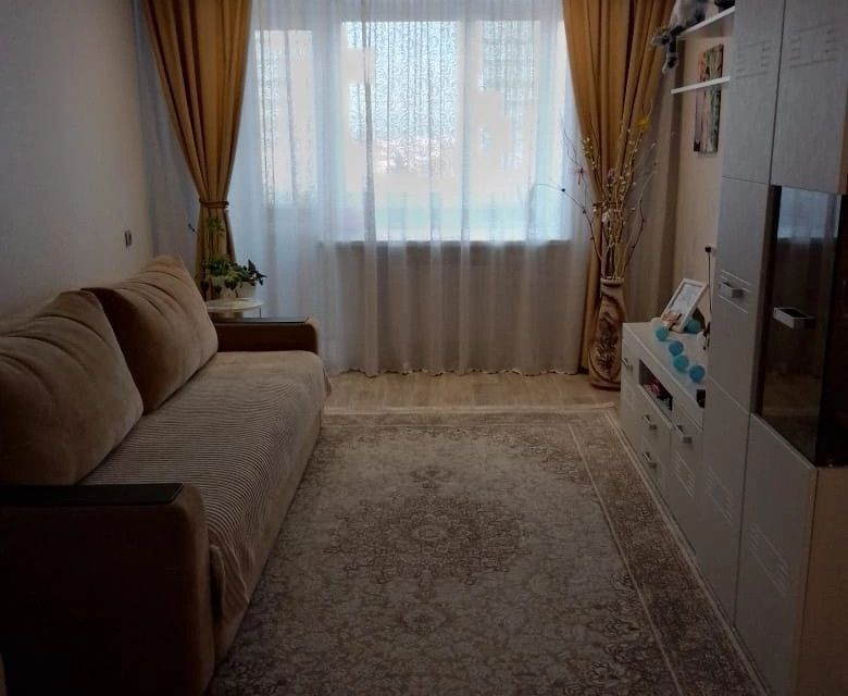 Продаётся 3-комнатная квартира, 51.2 м²