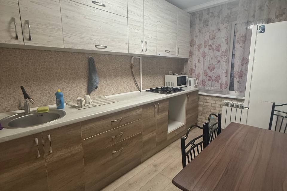 Продаётся 3-комнатная квартира, 55.9 м²