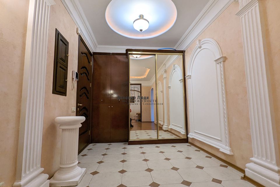 Продаётся 2-комнатная квартира, 66.7 м²