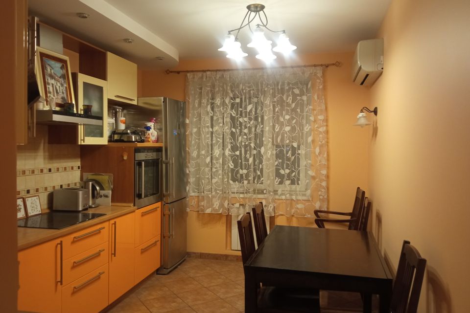 Продаётся 3-комнатная квартира, 96 м²