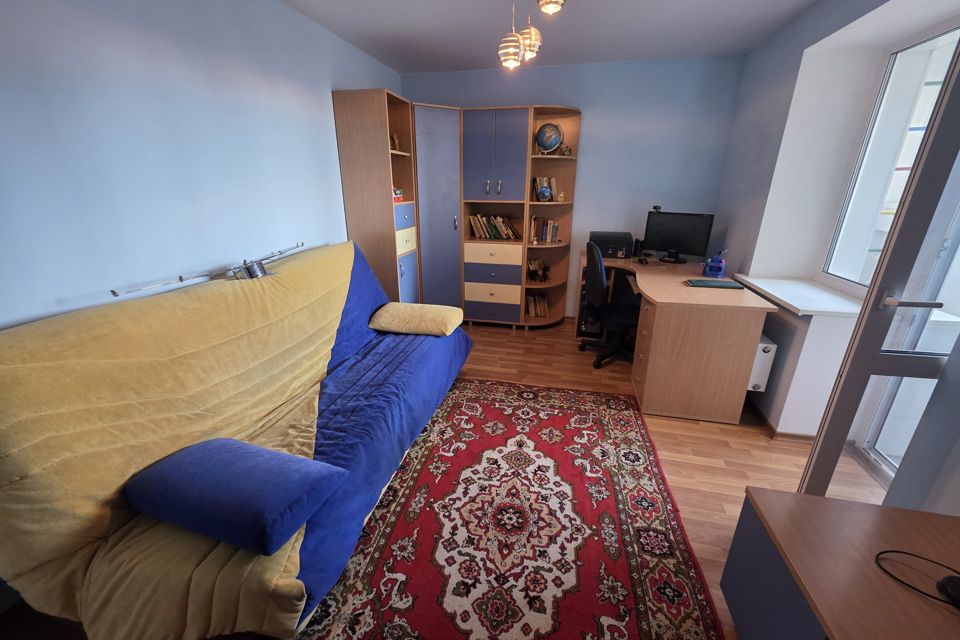 Продаётся 3-комнатная квартира, 104 м²