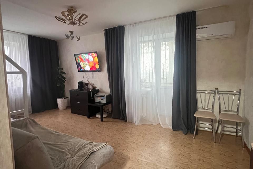 Продаётся 2-комнатная квартира, 43.8 м²