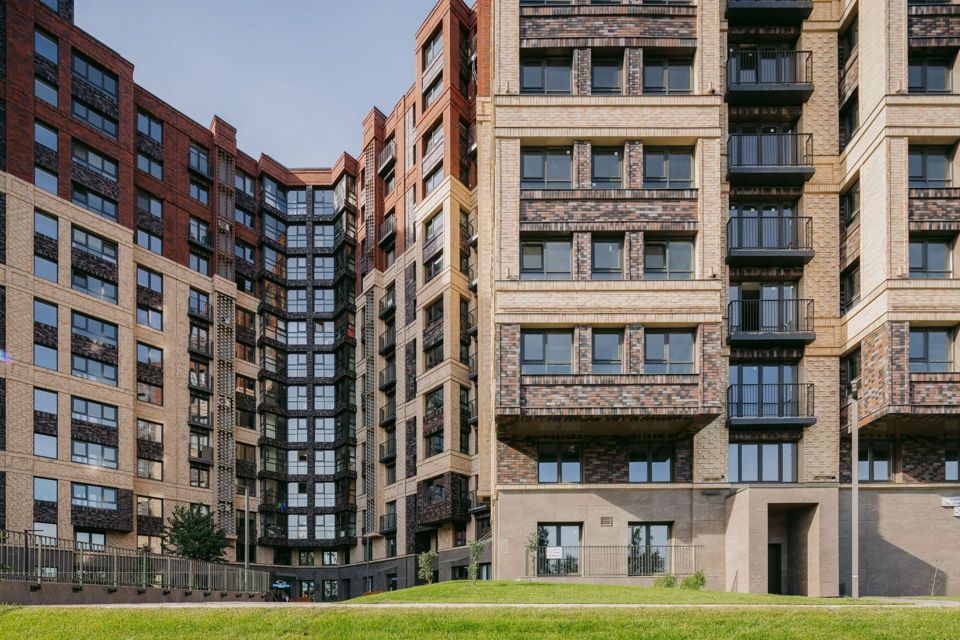 Продаётся 3-комнатная квартира, 107 м²