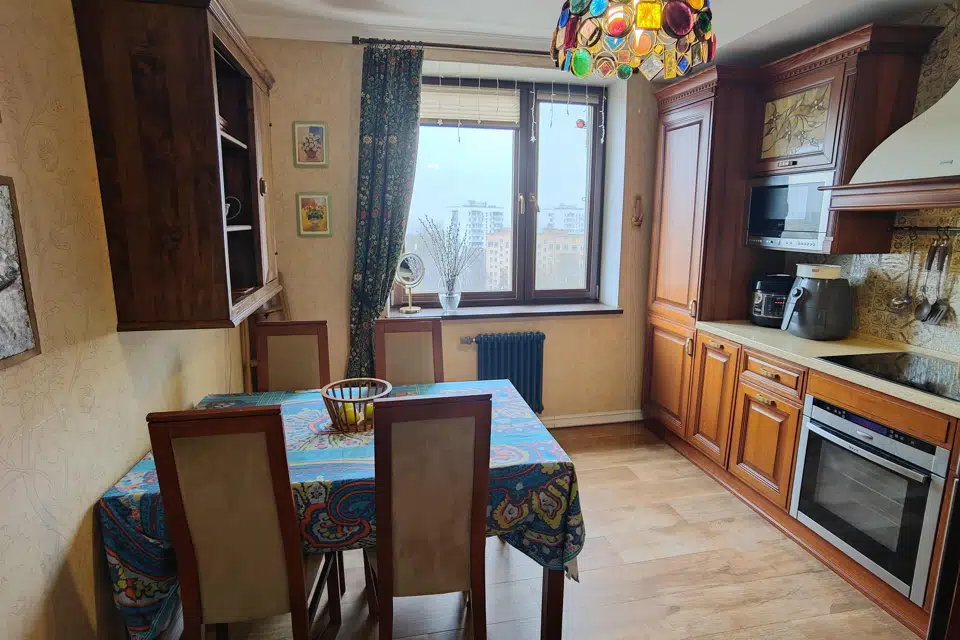 Продаётся 4-комнатная квартира, 120 м²