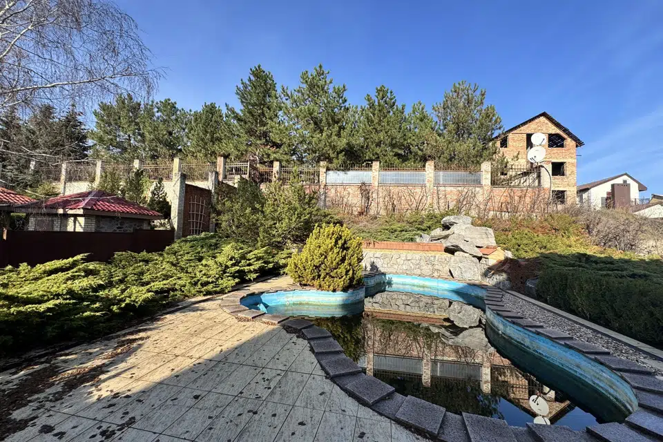 Продаётся 3-этажный дом, 356.8 м²